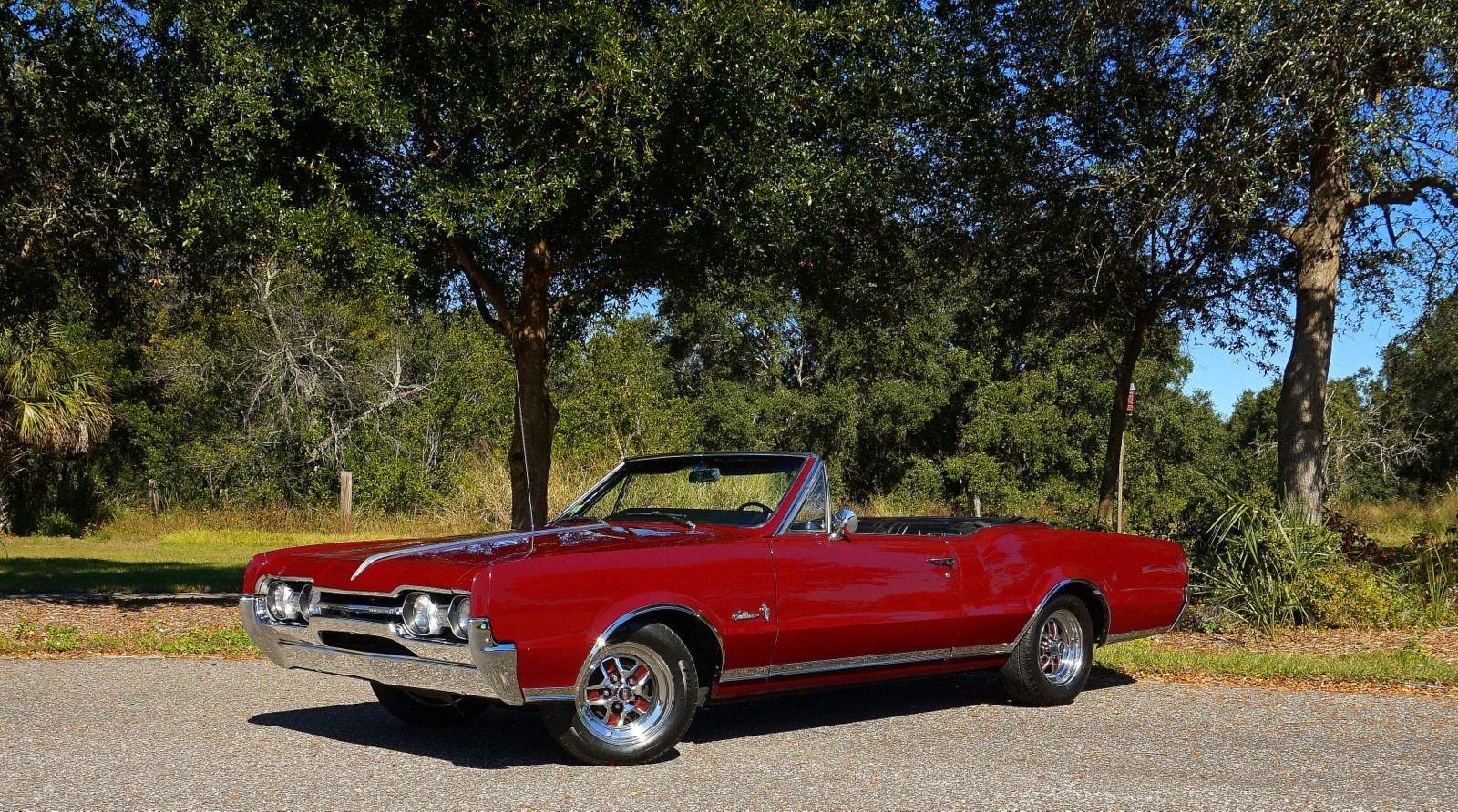 1967 Oldsmobile Cutlass 